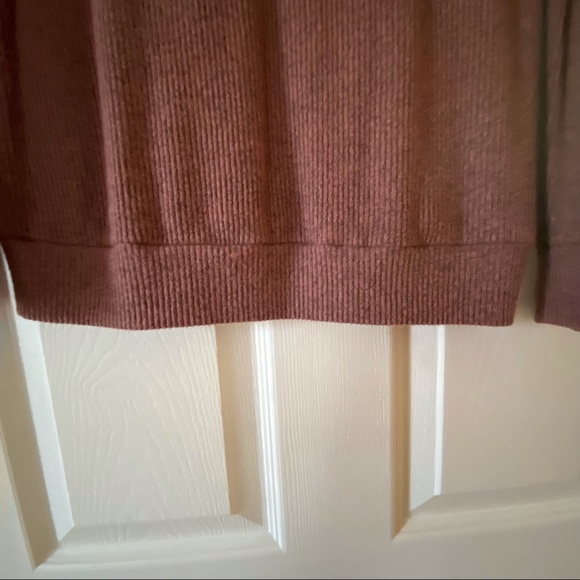 Mauve Long Sleeve Lightweight Sweater w/ Lace Detail - Picture 8 of 8